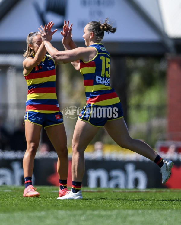 AFLW 2024 Round 03 - Adelaide v Hawthorn - A-54058324