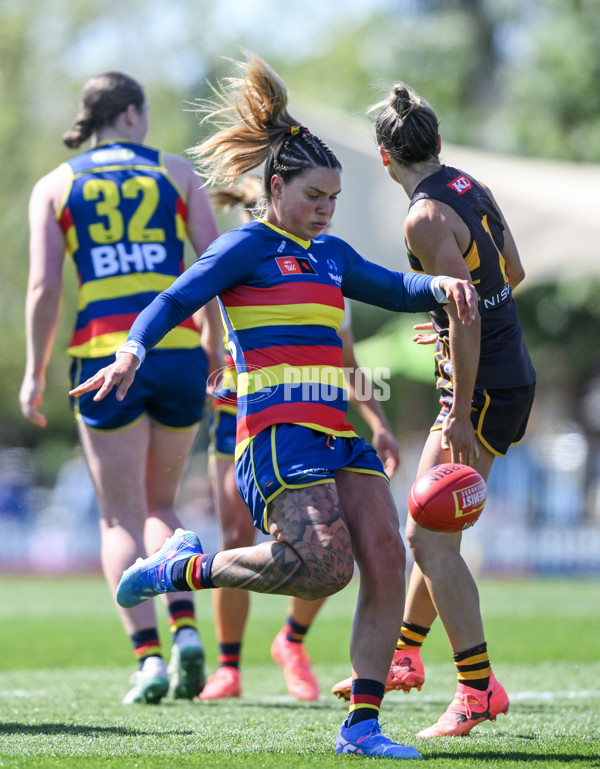 AFLW 2024 Round 03 - Adelaide v Hawthorn - A-54058326