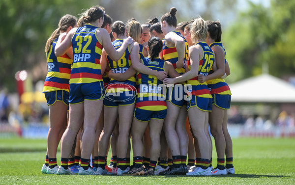 AFLW 2024 Round 03 - Adelaide v Hawthorn - A-54059251