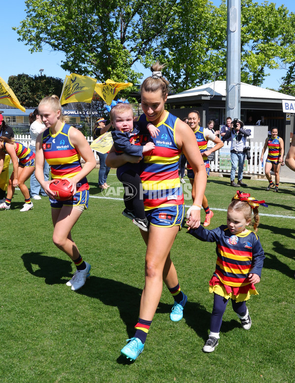 AFLW 2024 Round 03 - Adelaide v Hawthorn - A-54059258