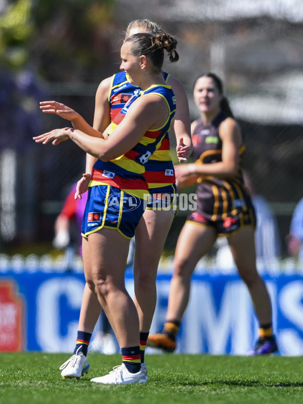 AFLW 2024 Round 03 - Adelaide v Hawthorn - A-54059309