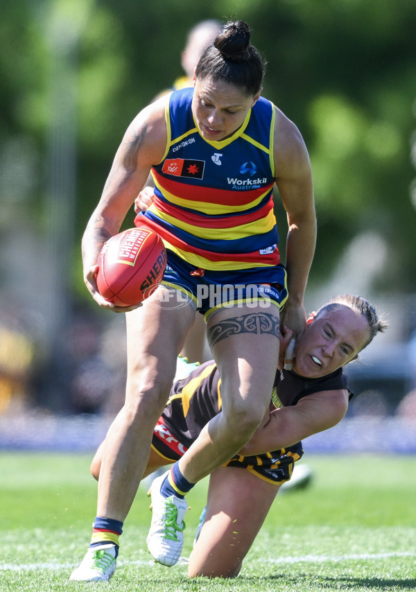 AFLW 2024 Round 03 - Adelaide v Hawthorn - A-54061176