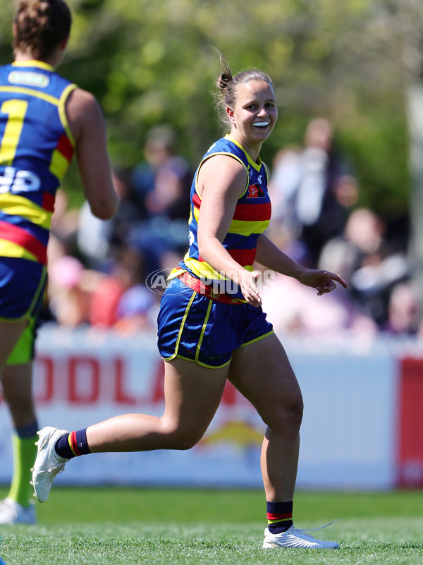 AFLW 2024 Round 03 - Adelaide v Hawthorn - A-54061178