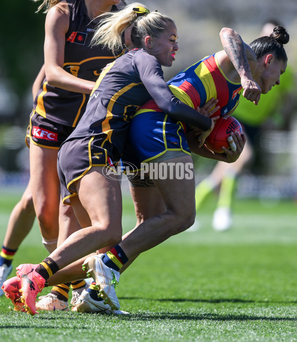 AFLW 2024 Round 03 - Adelaide v Hawthorn - A-54061208