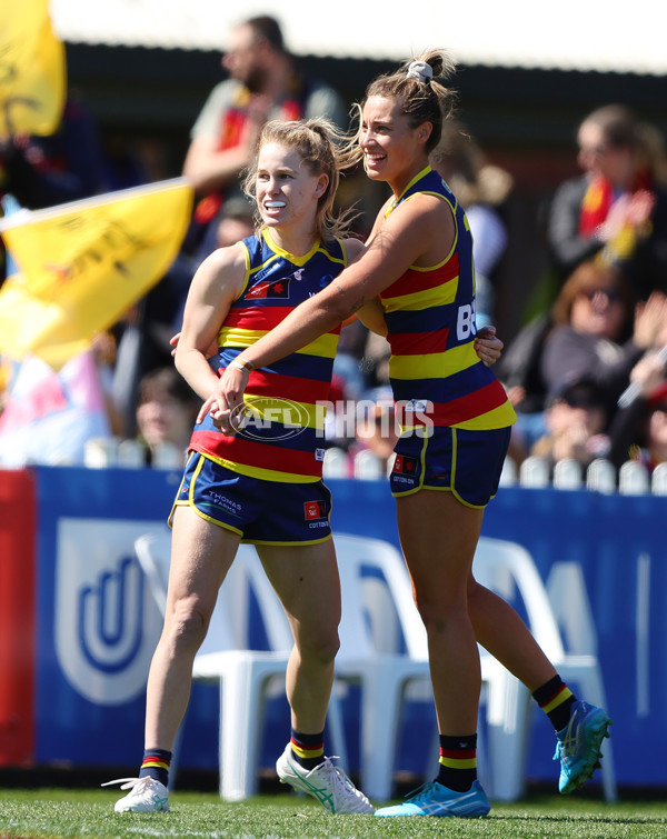 AFLW 2024 Round 03 - Adelaide v Hawthorn - A-54061239