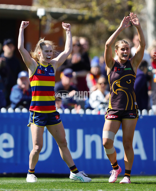 AFLW 2024 Round 03 - Adelaide v Hawthorn - A-54062110