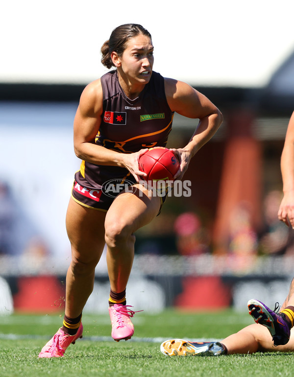 AFLW 2024 Round 03 - Adelaide v Hawthorn - A-54062124