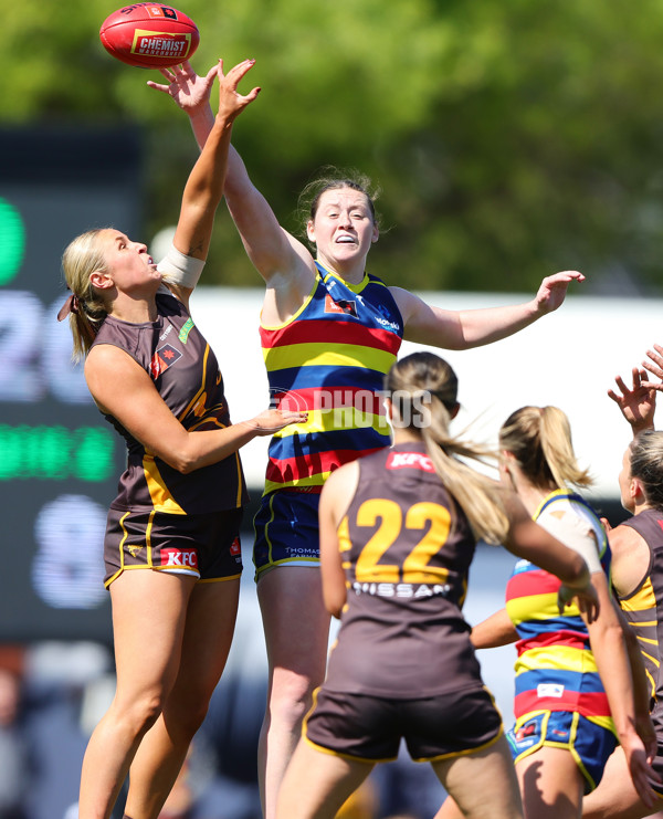 AFLW 2024 Round 03 - Adelaide v Hawthorn - A-54062133