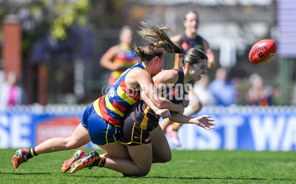 AFLW 2024 Round 03 - Adelaide v Hawthorn - A-54062135