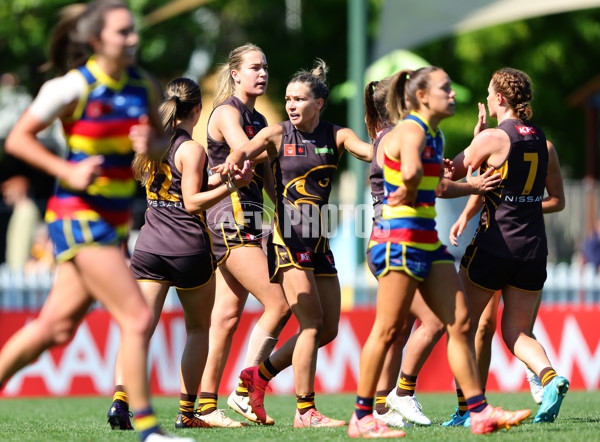 AFLW 2024 Round 03 - Adelaide v Hawthorn - A-54062162