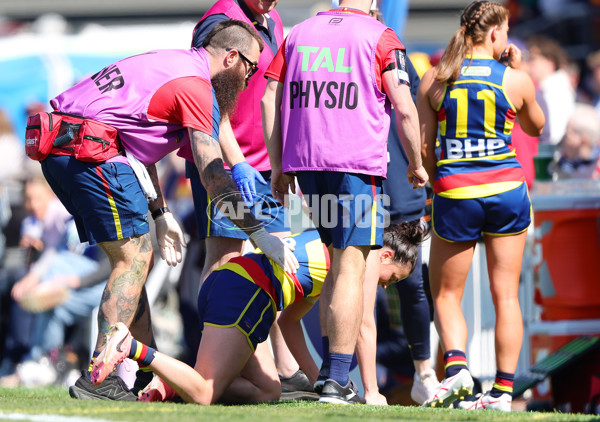 AFLW 2024 Round 03 - Adelaide v Hawthorn - A-54063918