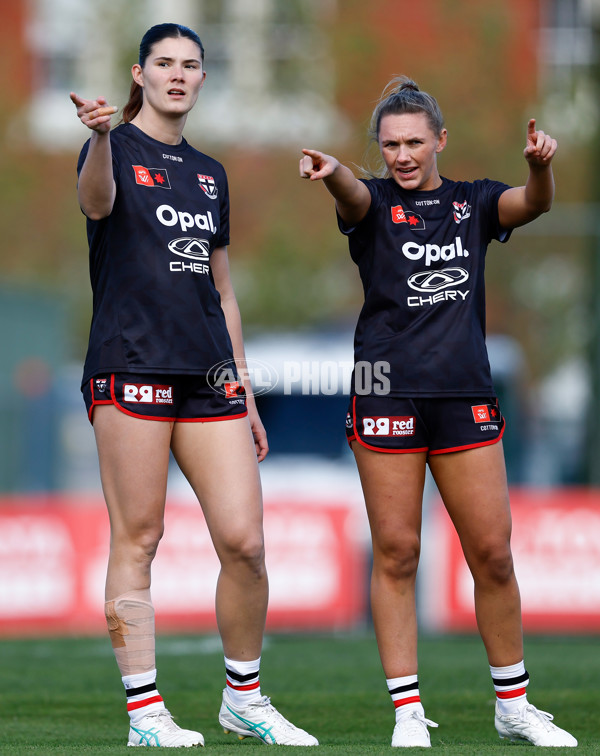 AFLW 2024 Round 03 - Essendon v St Kilda - A-54063926