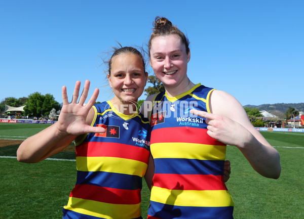 AFLW 2024 Round 03 - Adelaide v Hawthorn - A-54063978