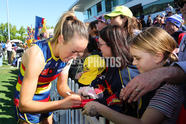 AFLW 2024 Round 03 - Adelaide v Hawthorn - A-54063980