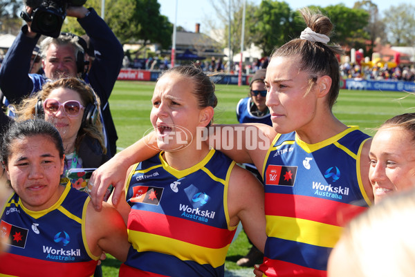 AFLW 2024 Round 03 - Adelaide v Hawthorn - A-54063983