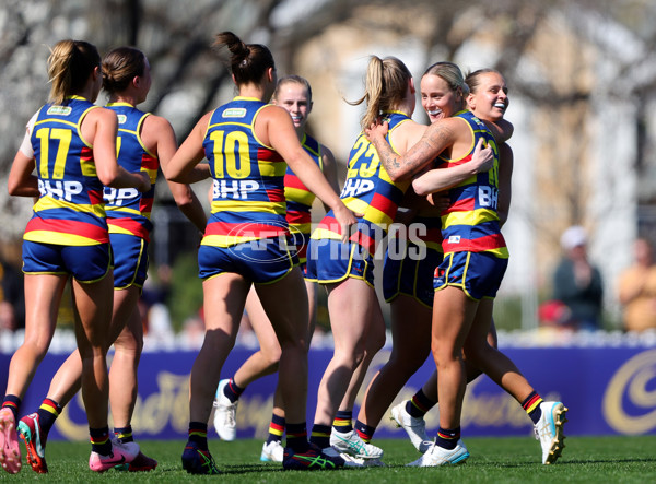 AFLW 2024 Round 03 - Adelaide v Hawthorn - A-54065022