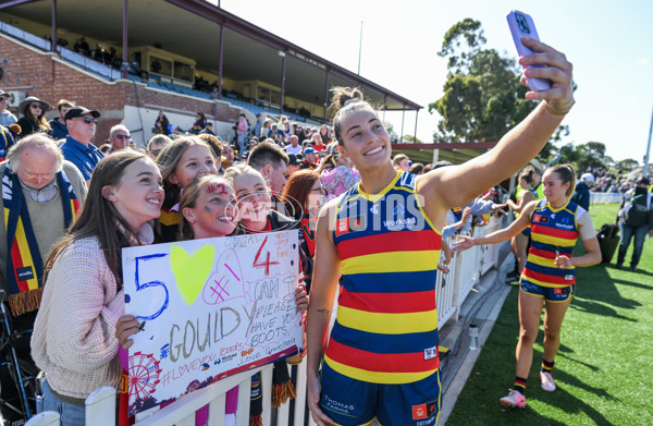 AFLW 2024 Round 03 - Adelaide v Hawthorn - A-54065045