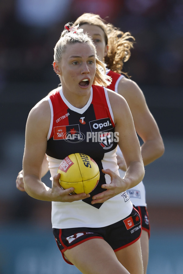 AFLW 2024 Round 03 - Essendon v St Kilda - A-54065048