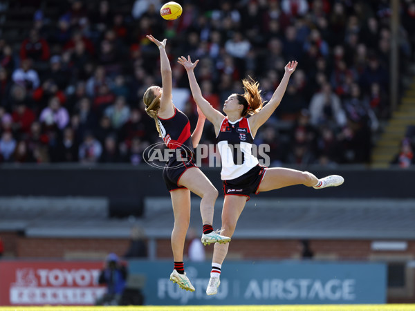 AFLW 2024 Round 03 - Essendon v St Kilda - A-54065052