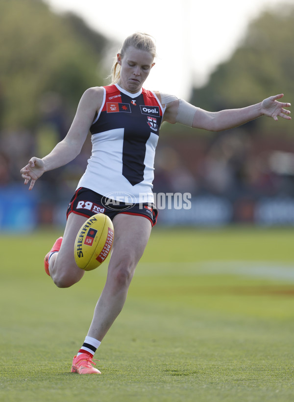 AFLW 2024 Round 03 - Essendon v St Kilda - A-54065091