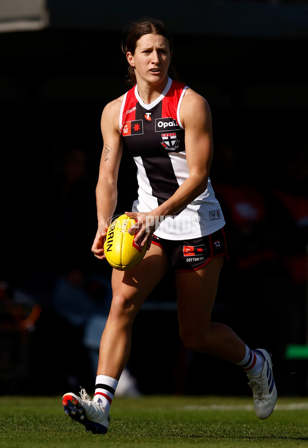 AFLW 2024 Round 03 - Essendon v St Kilda - A-54066326