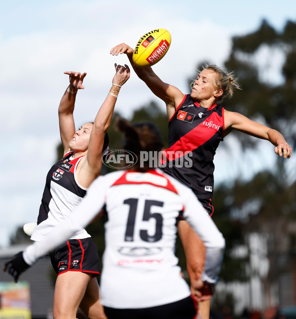 AFLW 2024 Round 03 - Essendon v St Kilda - A-54066342