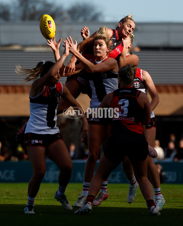 AFLW 2024 Round 03 - Essendon v St Kilda - A-54066405