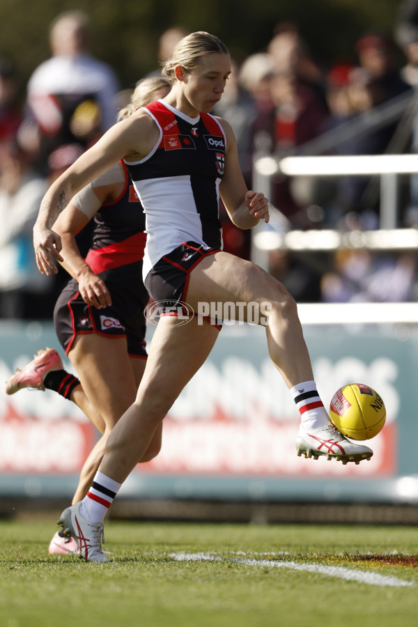 AFLW 2024 Round 03 - Essendon v St Kilda - A-54066408