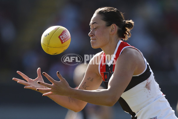 AFLW 2024 Round 03 - Essendon v St Kilda - A-54068450