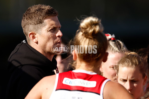 AFLW 2024 Round 03 - Essendon v St Kilda - A-54068507