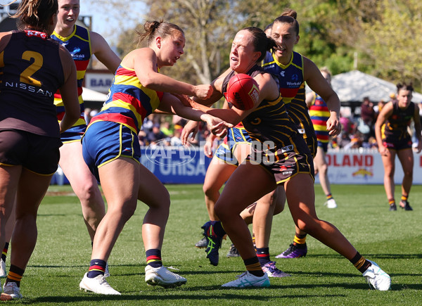 AFLW 2024 Round 03 - Adelaide v Hawthorn - A-54068527