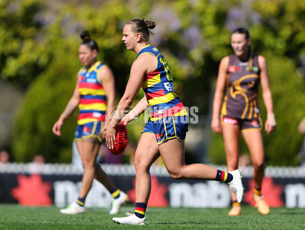 AFLW 2024 Round 03 - Adelaide v Hawthorn - A-54068528