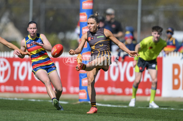 AFLW 2024 Round 03 - Adelaide v Hawthorn - A-54068529