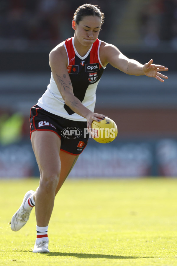 AFLW 2024 Round 03 - Essendon v St Kilda - A-54068751