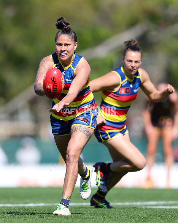 AFLW 2024 Round 03 - Adelaide v Hawthorn - A-54068764