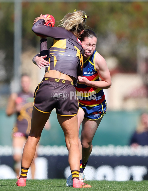 AFLW 2024 Round 03 - Adelaide v Hawthorn - A-54068773