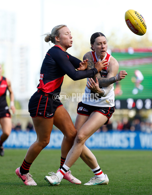 AFLW 2024 Round 03 - Essendon v St Kilda - A-54068782