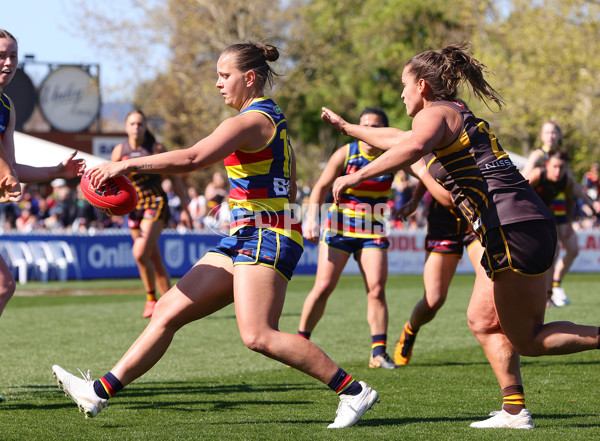 AFLW 2024 Round 03 - Adelaide v Hawthorn - A-54068810