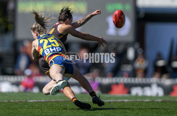 AFLW 2024 Round 03 - Adelaide v Hawthorn - A-54070966