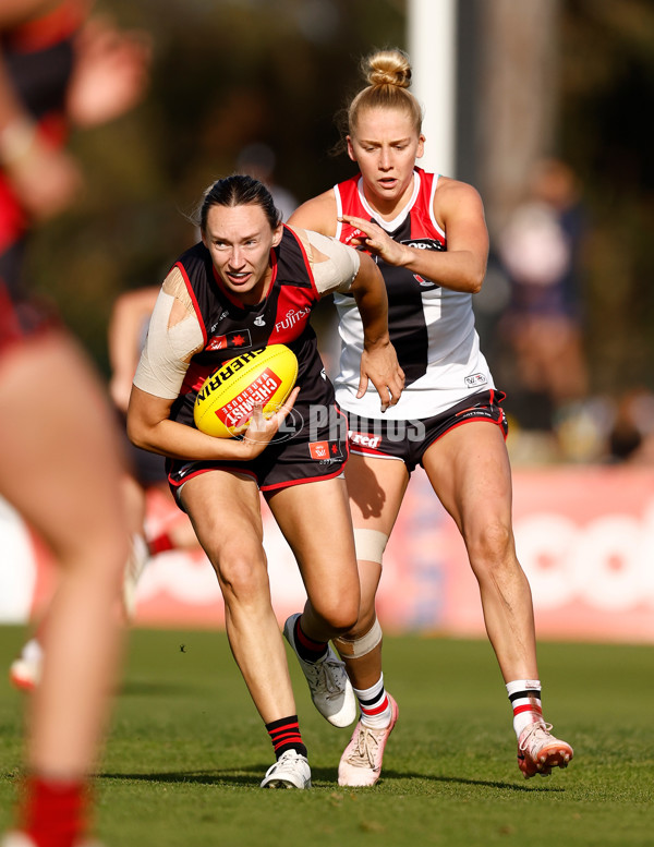 AFLW 2024 Round 03 - Essendon v St Kilda - A-54070969