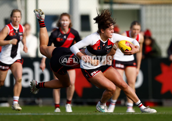 AFLW 2024 Round 03 - Essendon v St Kilda - A-54070970