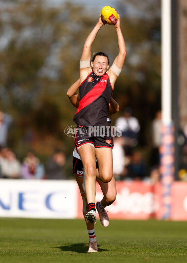 AFLW 2024 Round 03 - Essendon v St Kilda - A-54070971