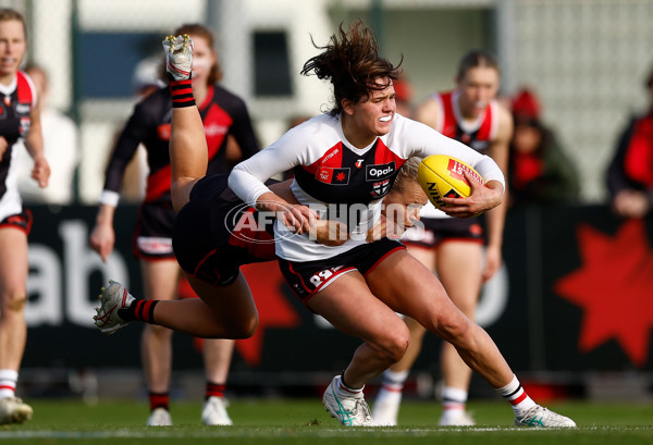 AFLW 2024 Round 03 - Essendon v St Kilda - A-54070972