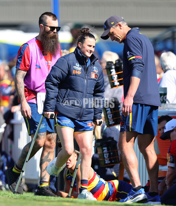 AFLW 2024 Round 03 - Adelaide v Hawthorn - A-54071473