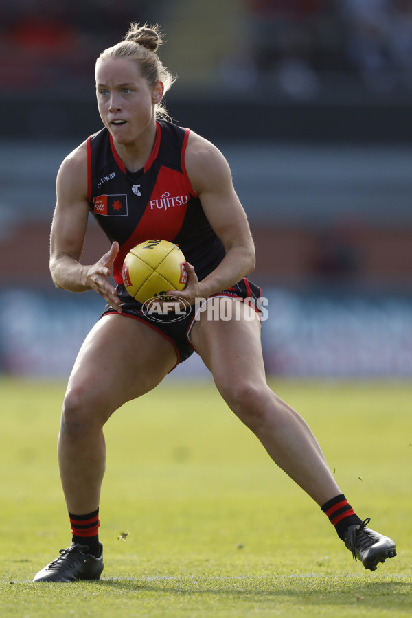 AFLW 2024 Round 03 - Essendon v St Kilda - A-54071497