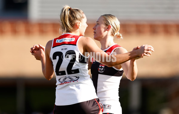 AFLW 2024 Round 03 - Essendon v St Kilda - A-54071498