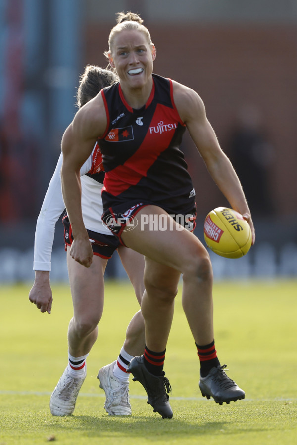 AFLW 2024 Round 03 - Essendon v St Kilda - A-54071499