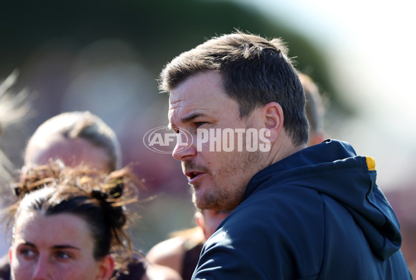 AFLW 2024 Round 03 - Adelaide v Hawthorn - A-54071500