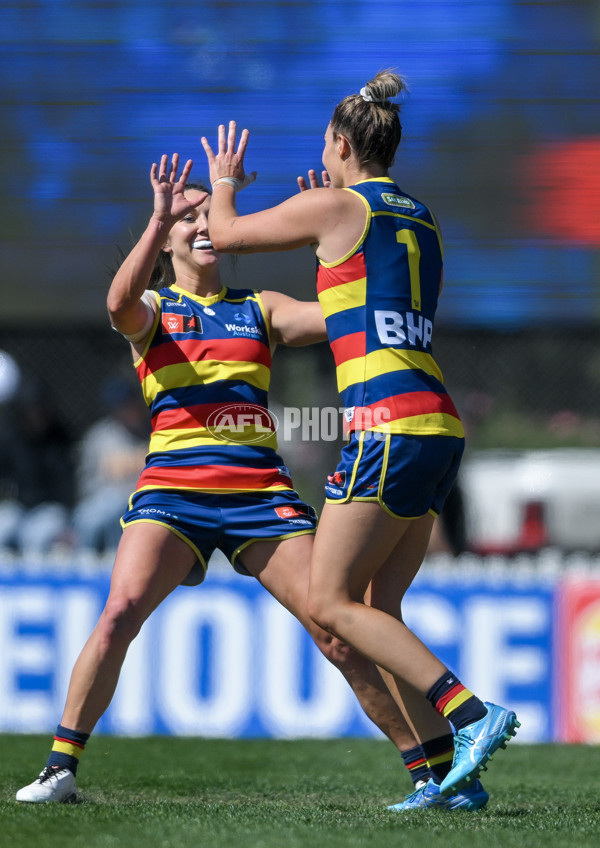 AFLW 2024 Round 03 - Adelaide v Hawthorn - A-54071528