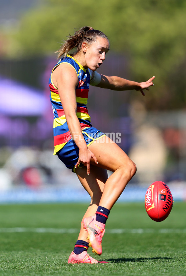 AFLW 2024 Round 03 - Adelaide v Hawthorn - A-54073886